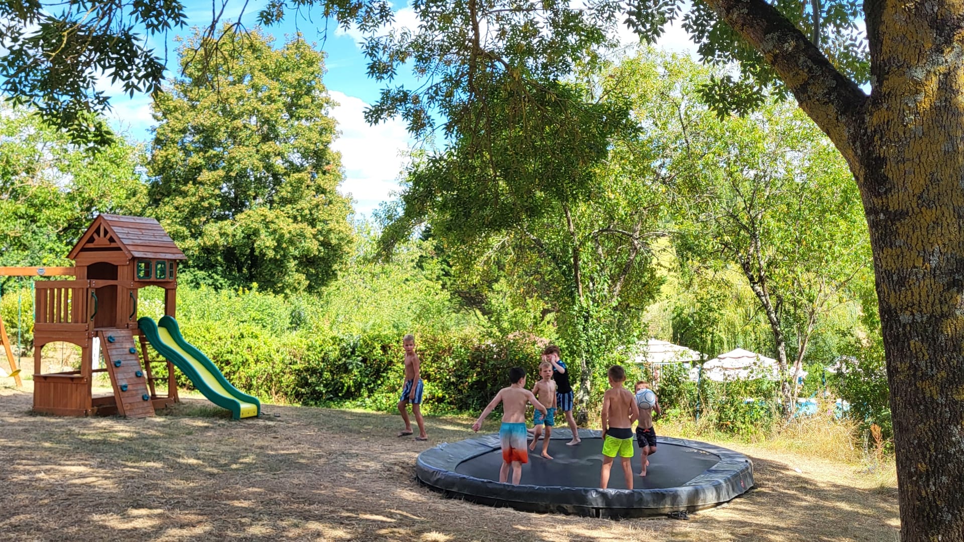 Spelen 2 Trampoline